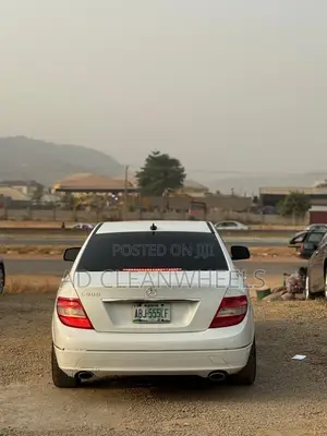 Mercedes-Benz C300 2009 White