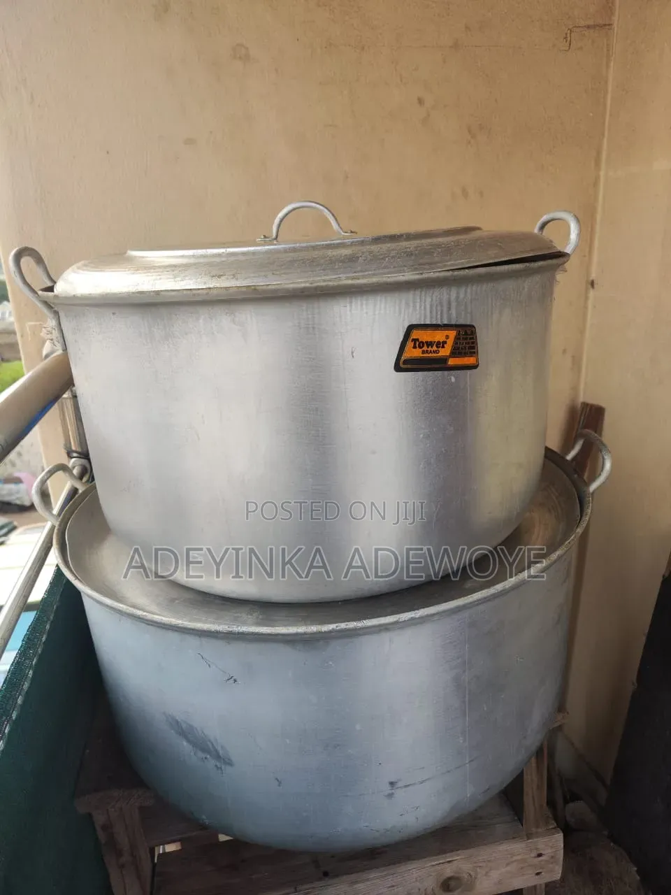 A Tower Brand BiG Pots