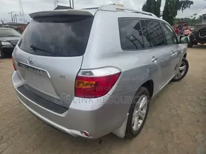 Toyota Highlander 2010 Silver