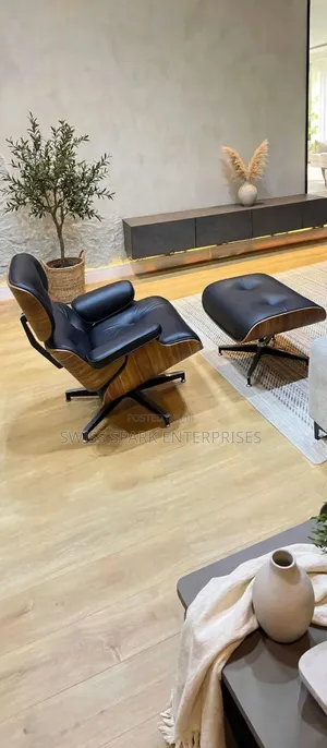 Luxury Eames Style Lounge Chair & Ottoman  Black Leather & Walnut Wood