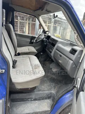 Volkswagen Caravell 1999 Blue