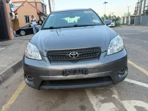 Toyota Matrix Hatchback FWD (1.8L 4cyl 5M) 2008 Gray