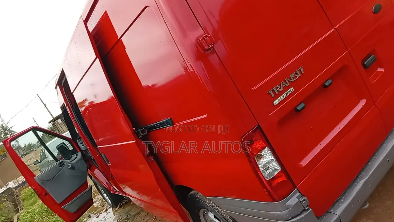 Ford Transit 2009 Red