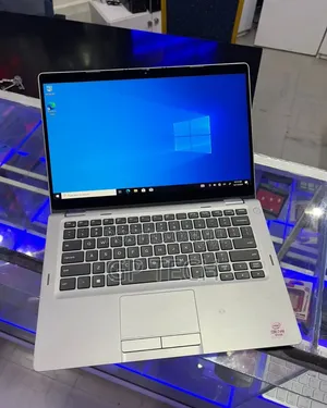 Laptop Dell Latitude 5310 2-in-1 8GB Intel Core i7 SSD 256GB