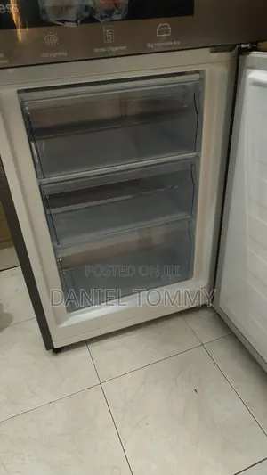 Hisense Bottom Freezer Fridge, Still Under Warranty.