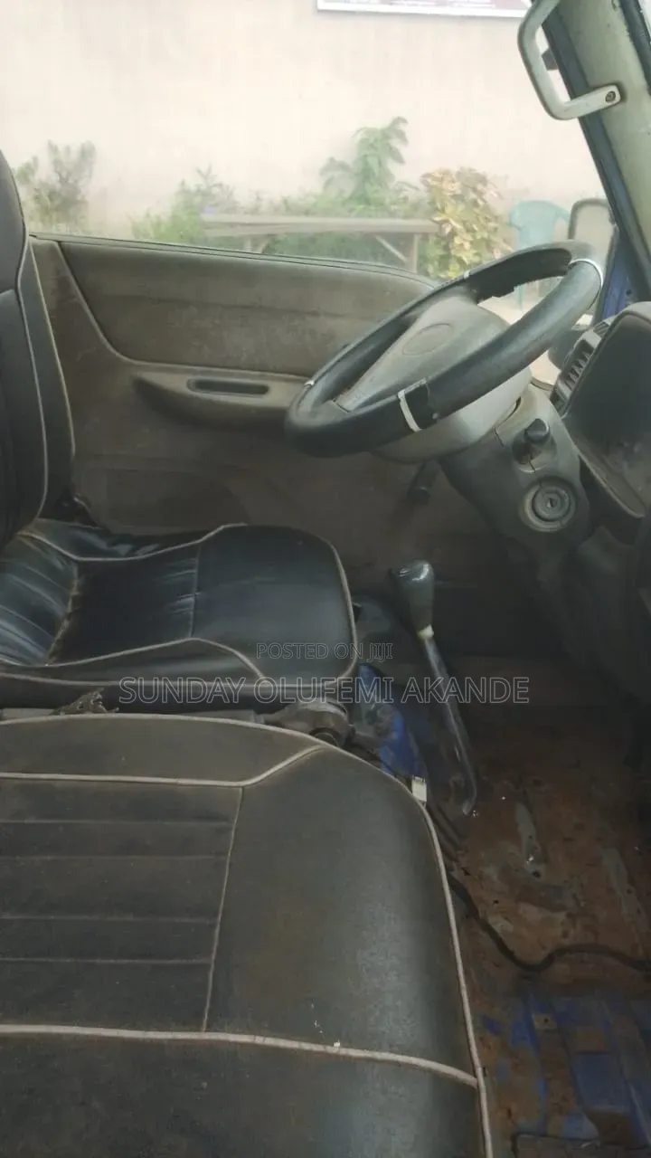 Mazda E2000 2007 Blue