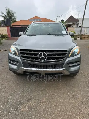 Mercedes-Benz M Class ML350 4MATIC 4dr SUV AWD (3.5L 6cyl 7A) 2014 Gray