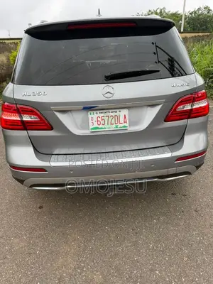 Mercedes-Benz M Class ML350 4MATIC 4dr SUV AWD (3.5L 6cyl 7A) 2014 Gray