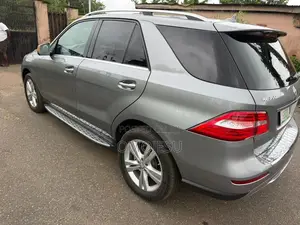 Mercedes-Benz M Class ML350 4MATIC 4dr SUV AWD (3.5L 6cyl 7A) 2014 Gray