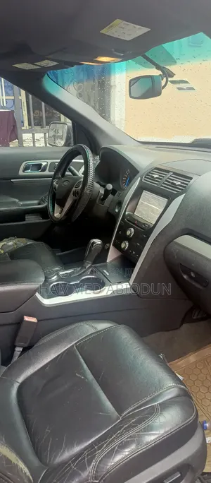 Ford Explorer XLT 4dr SUV (3.5L 6cyl 6A) 2014 Beige
