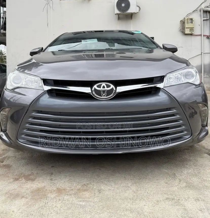 Toyota Camry 2016 Gray