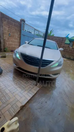 Hyundai Sonata GLS Sedan FWD (2.4L 4cyl 6A) 2011 Gold