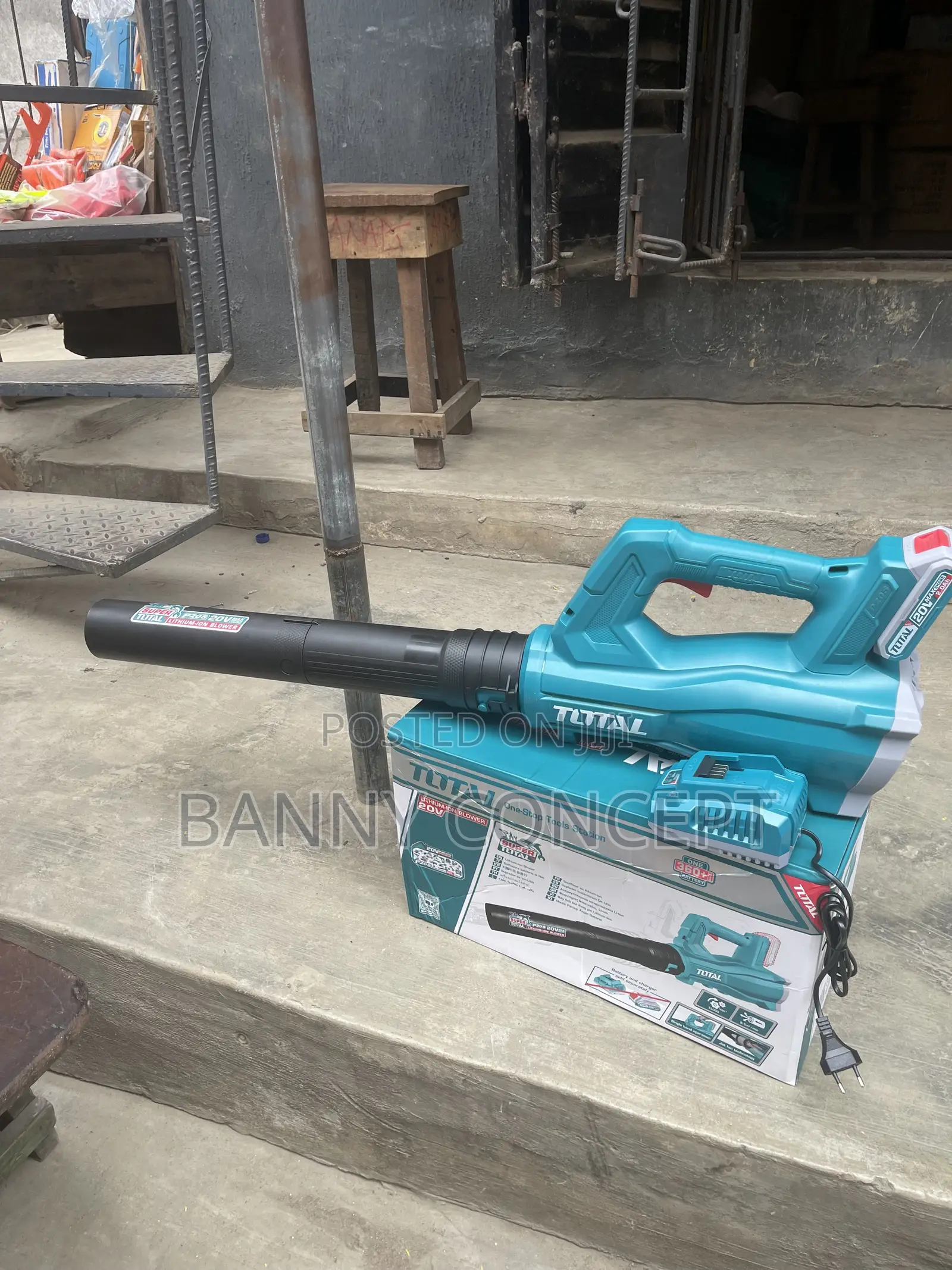 TOTAL 20V Lithium-Ion Cordless Blower