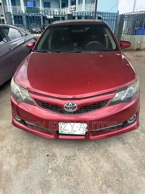 Toyota Camry SE 4dr Sedan (2.5L 4cyl 6A) 2012 Red