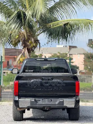 Toyota Tundra 2023 Black