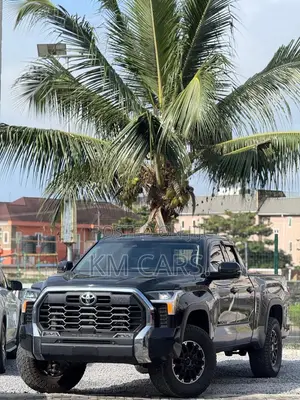 Toyota Tundra 2023 Black