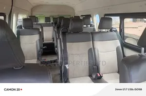 Toyota HiAce 2021 White