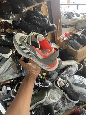 Adidas Sneakers
