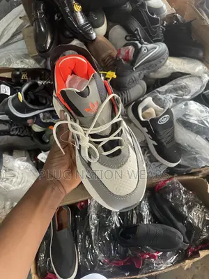 Adidas Sneakers