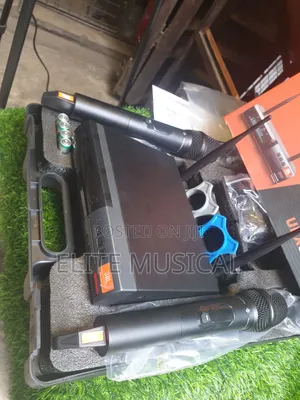 JBL URX9900 Professional UHF Wireless Microphone System