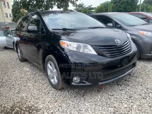 Toyota Sienna 2013 Black
