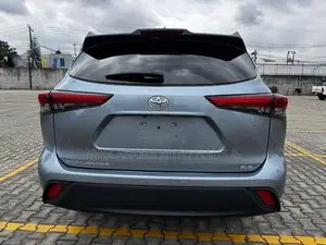 Toyota Highlander XLE 2021 Gray