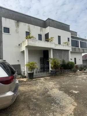 7bdrm Duplex in Ushafa for sale