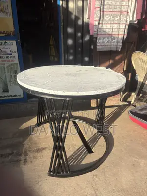 Round Table