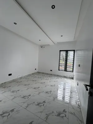 4bdrm Duplex in Jericho for sale