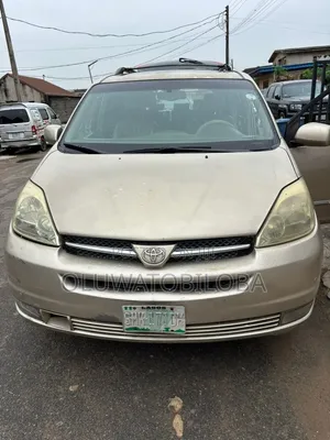 Toyota Sienna 2005 Gold