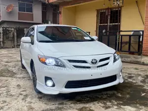 Toyota Corolla S 4dr Sedan (1.8L 4cyl 4A) 2013 White