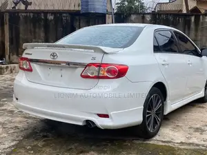 Toyota Corolla S 4dr Sedan (1.8L 4cyl 4A) 2013 White
