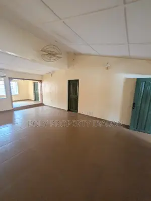 Open Floor Space/Mini Warehouse