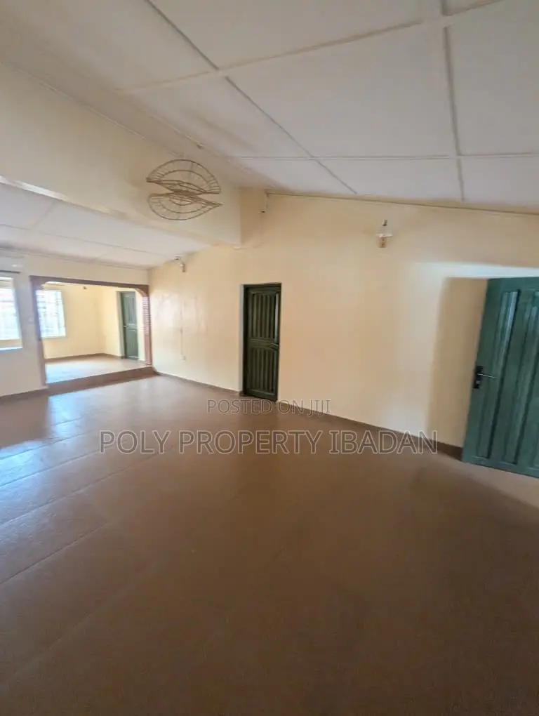 Open Floor Space/Mini Warehouse