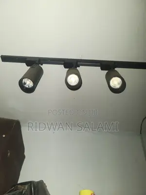 40 Watts, 3 in 1 Tracklights