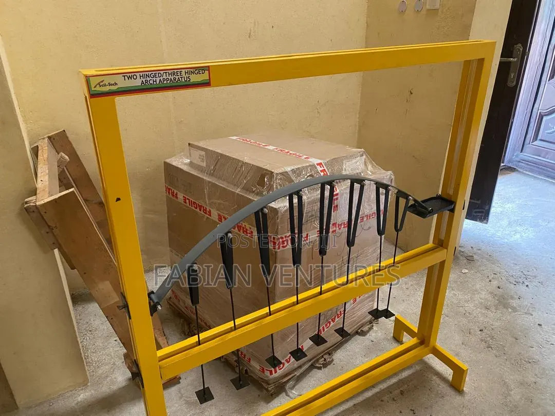 Two Hinged Arch Apparatus