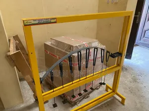 Two Hinged Arch Apparatus