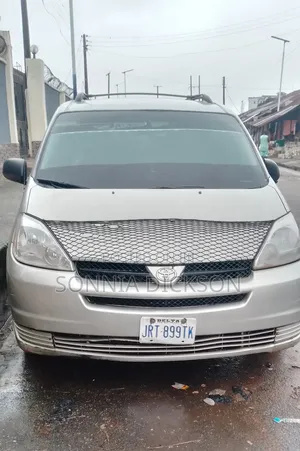 Toyota Sienna 2009 Silver