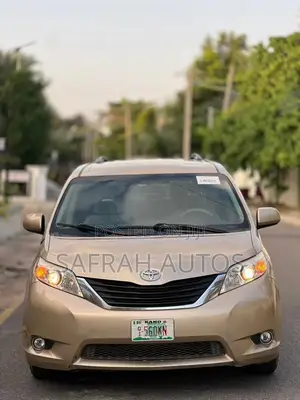 Toyota Sienna 2011 Beige