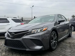 Toyota Camry SE FWD (2.5L 4cyl 8AM) 2018 Brown