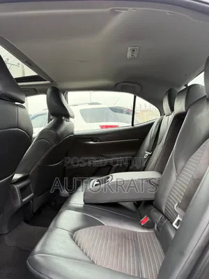 Toyota Camry SE FWD (2.5L 4cyl 8AM) 2018 Brown