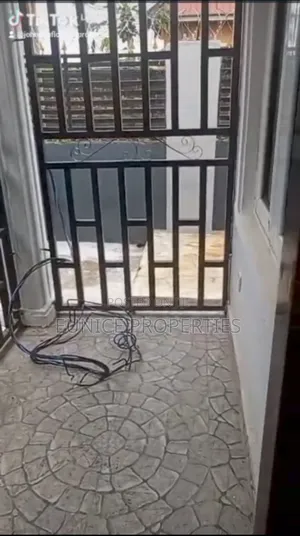 2bdrm Block of Flats in Eunice Properties, Benin City for rent
