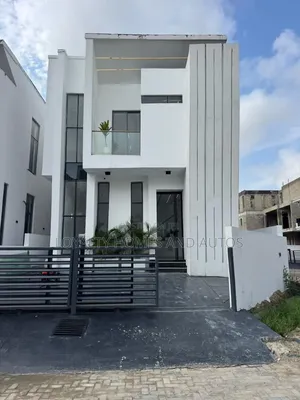 5bdrm House in Chevron for sale