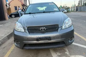 Toyota Matrix XR Hatchback FWD (1.8L 4cyl 4A) 2008 Gray