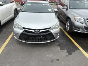 Toyota Camry 2016 Silver
