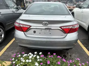Toyota Camry 2016 Silver