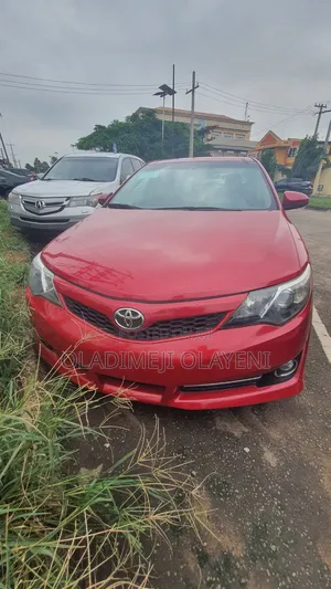 Toyota Camry SE 4dr Sedan (2.5L 4cyl 6A) 2012 Red