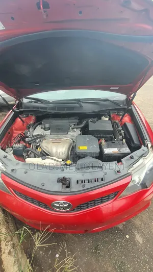 Toyota Camry SE 4dr Sedan (2.5L 4cyl 6A) 2012 Red