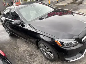 Mercedes-Benz C300 2016 Black