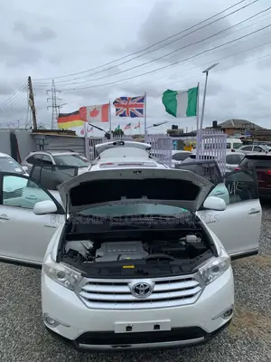 Toyota Highlander Limited 2012 White